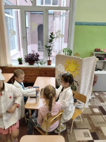Белые халаты и добрые сердца.